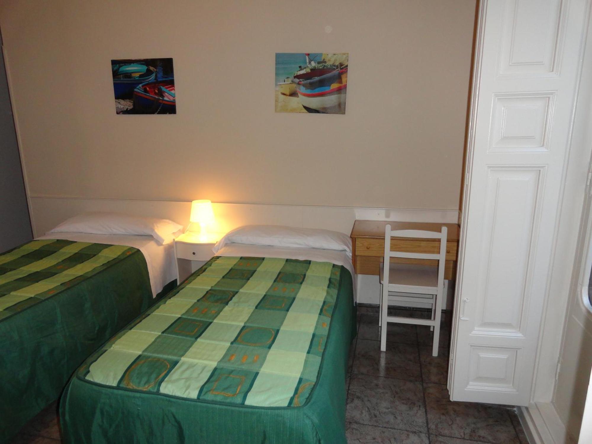 Hostal Alistana Madrid Kültér fotó