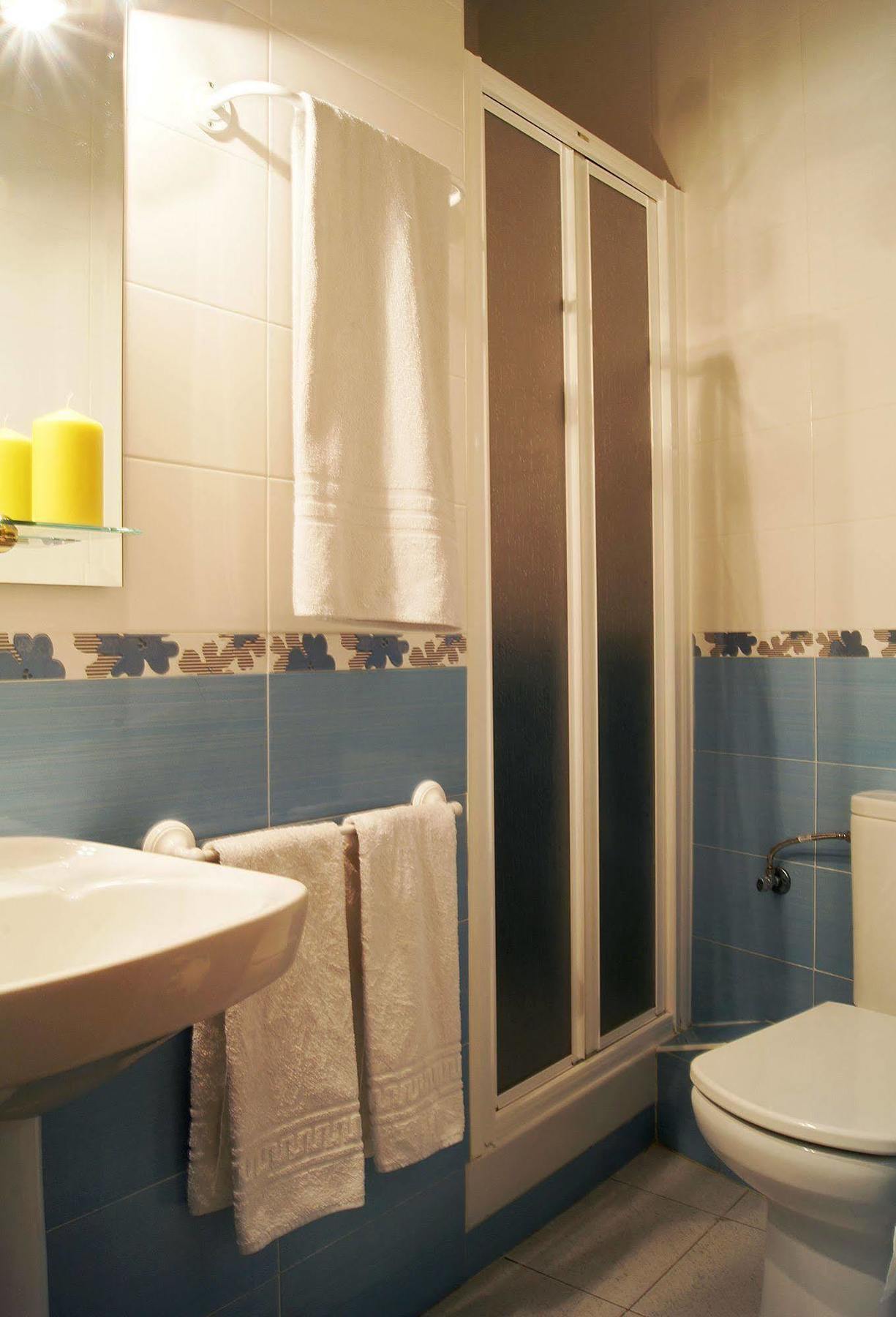Hostal Alistana Madrid Kültér fotó