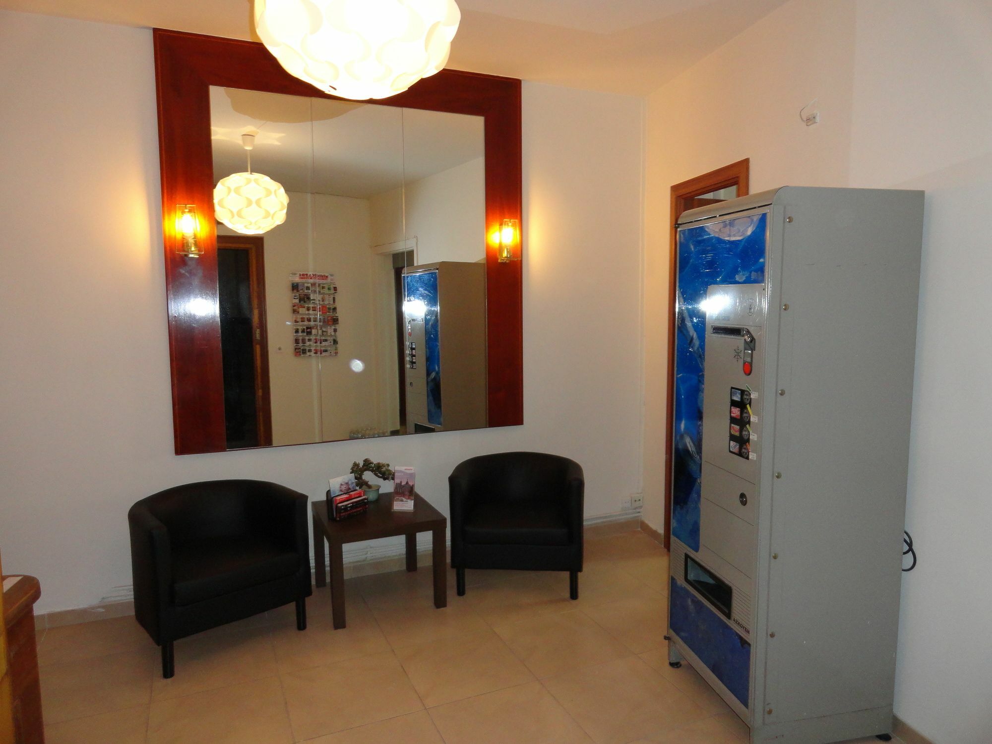 Hostal Alistana Madrid Kültér fotó