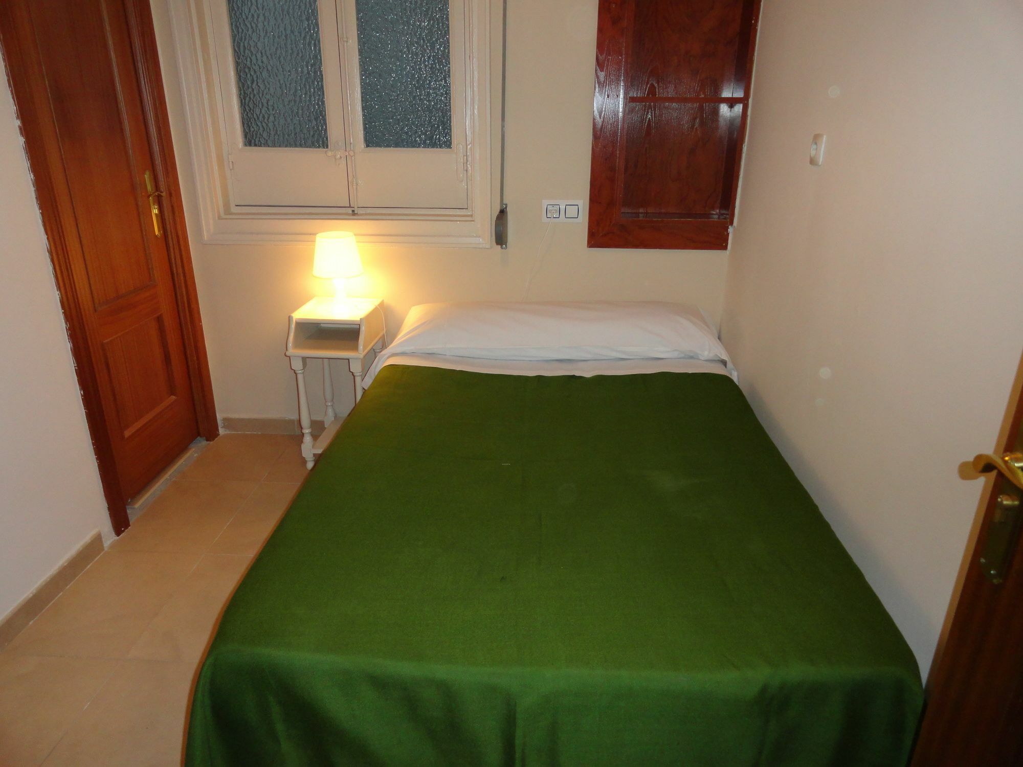 Hostal Alistana Madrid Kültér fotó