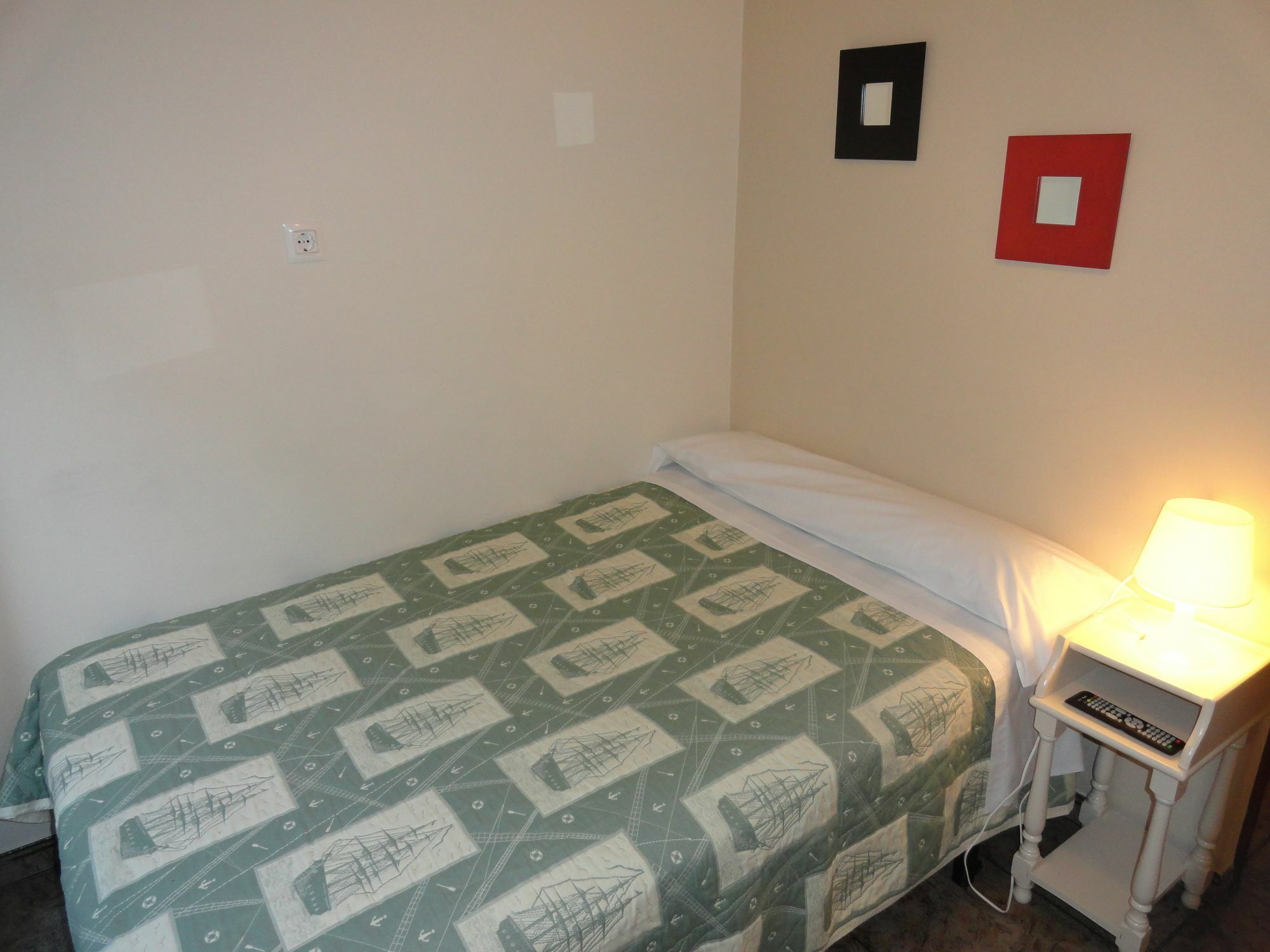 Hostal Alistana Madrid Kültér fotó